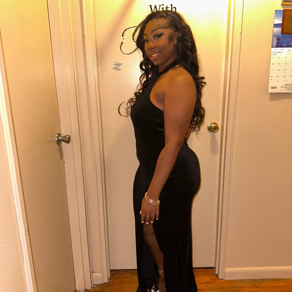 Meet your Posher, Dominique